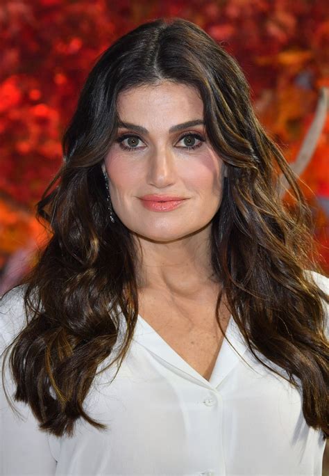 Idina Menzel .